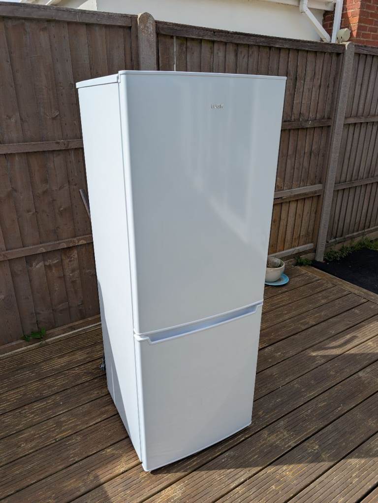 2 months old fridge freezer logik delivery 