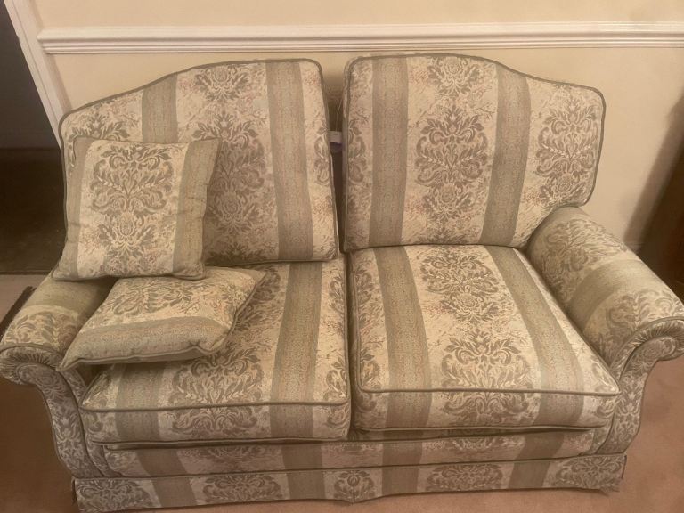 image for Free sofa/settee very good condition 