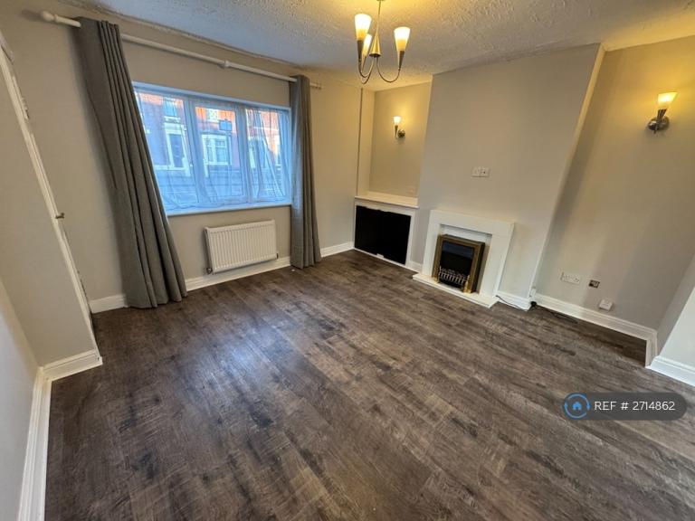 2 bedroom house in Station Road, Bamber Bridge, Preston, PR5 (2 bed) (#2714862)