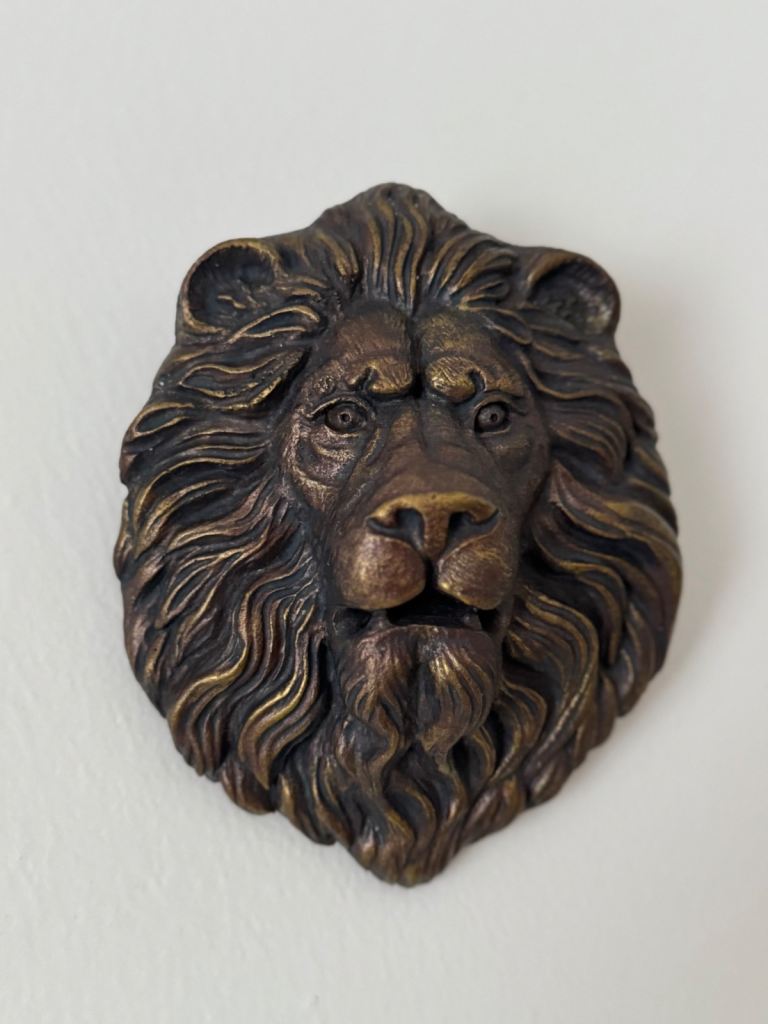 Vintage-Style Lion Head Wall Decor 