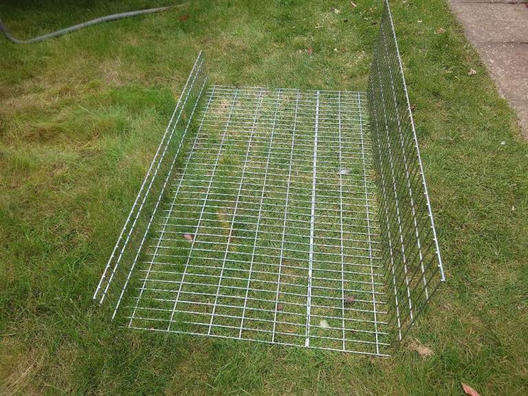 Steel metal cage 8 in total £8 each