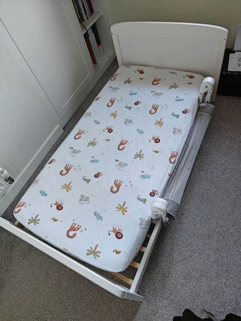 White Toddler Bed with Mattress and Bed Guard