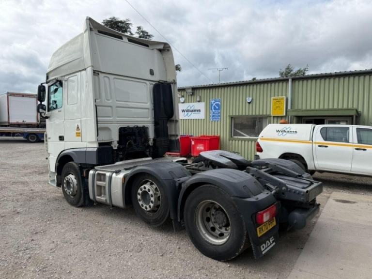 DAF XF 530 6x2 MID LIFT SLEEPER CAB TRACTOR UNIT
