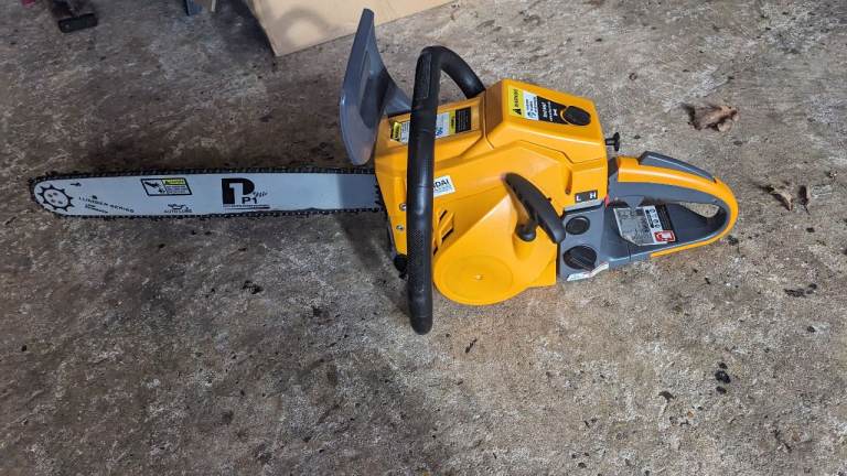 Hyundai Powered P1 Petrol Chainsaw with 62CC 20" Bar