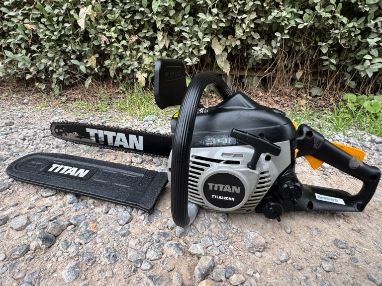 Titan petrol chainsaw good working order 