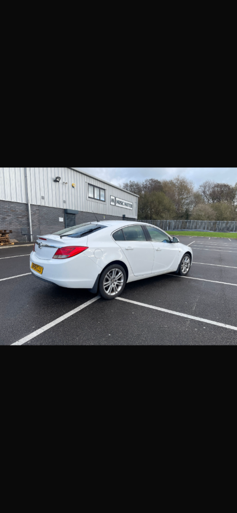 Vauxhall Insignia 1.8 VVT Petrol Exclusive - Very Low Miles 56K