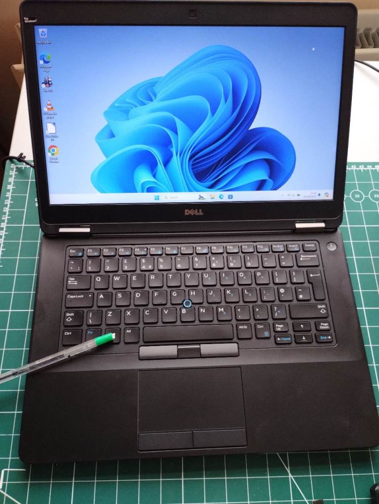 Windows 11, FULL MICROSOFT OFFICE. Dell laptop. Backlit keys.  8GB RAM, i5, 256GB SSD