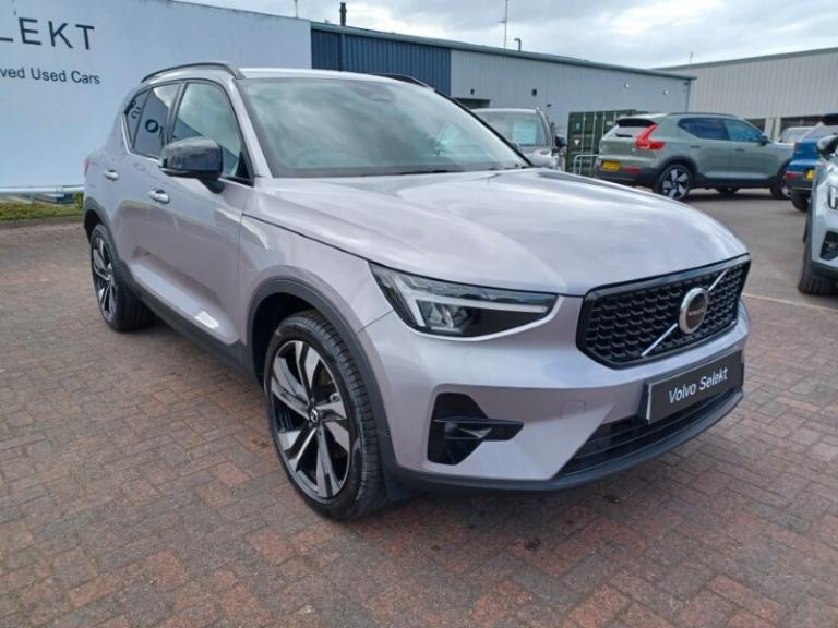 VOLVO XC40 2.0 B4P Plus Dark 5dr Auto