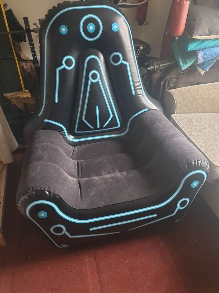 Inflatable gaming chair