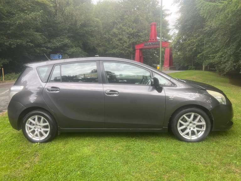 TOYOTA VERSO 2.2 D-CAT T Spirit Grey Auto Diesel 2011