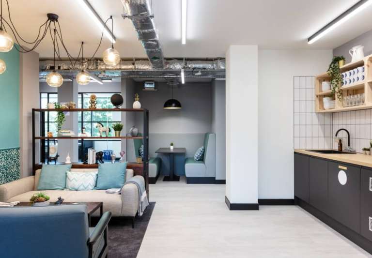*Holborn* Private Serviced Offices: Units from 4 to 15 desks for rent WC1