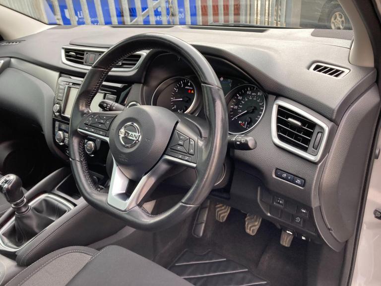 2019 Nissan Qashqai 1.3 DiG-T N-Connecta 5dr HATCHBACK PETROL Manual
