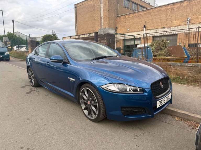2015 Jaguar XF 2.2 XF R-Sport Black D Auto 4dr Saloon Diesel Automatic