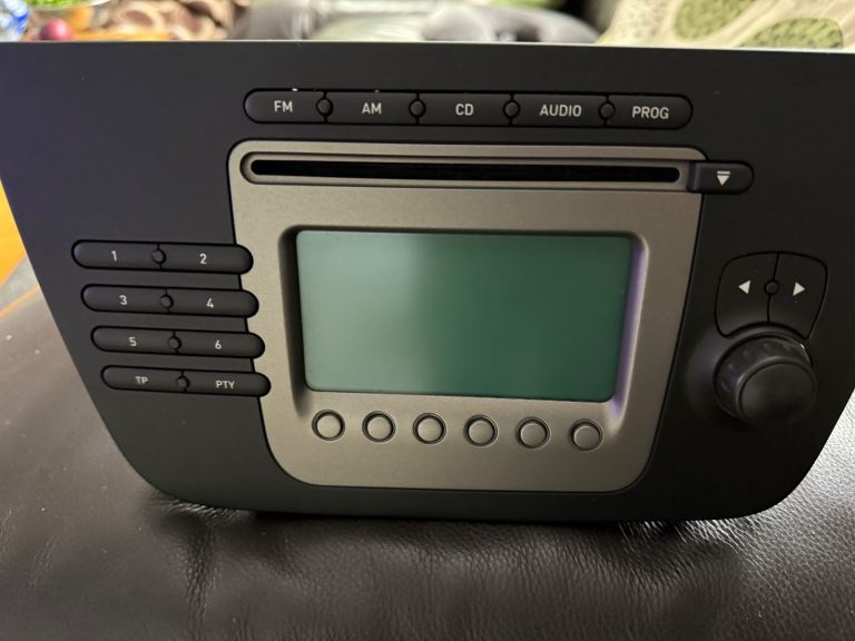 Seat car radio 