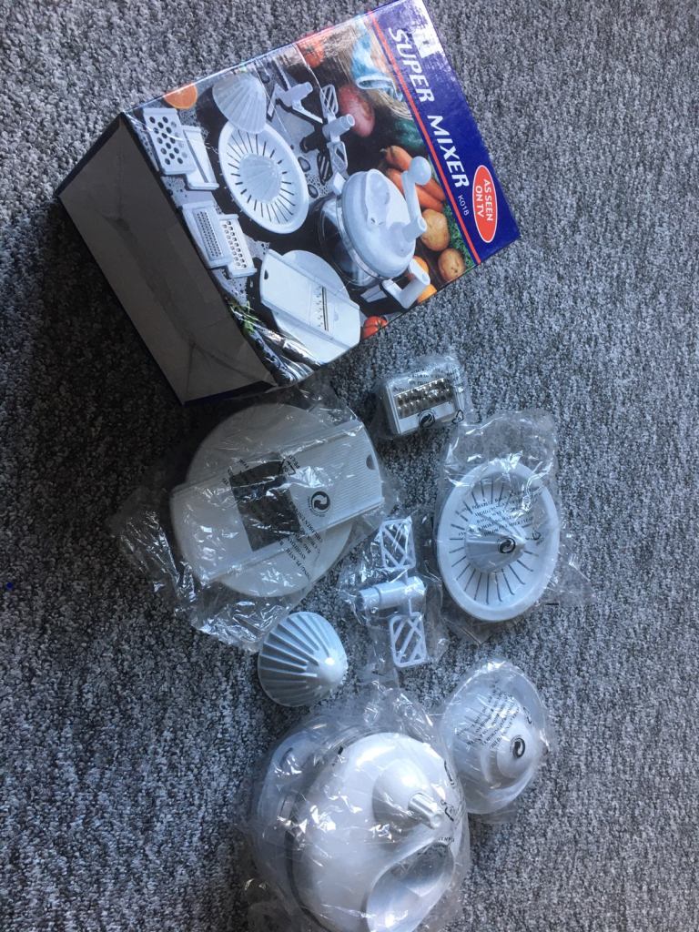 Boxed unused Super Mixer Kitchen set 
