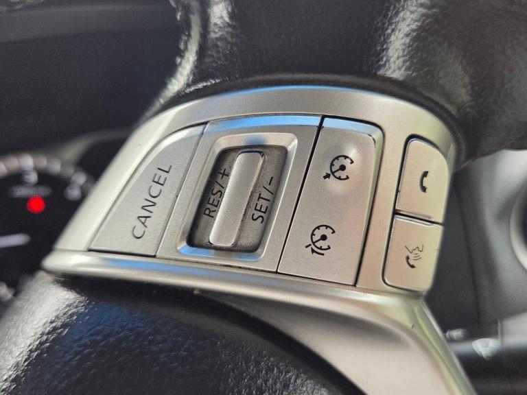 2016 Nissan Navara Double Cab Pick Up Tekna 2.3dCi 190 4WD PICK UP DIESEL Manual