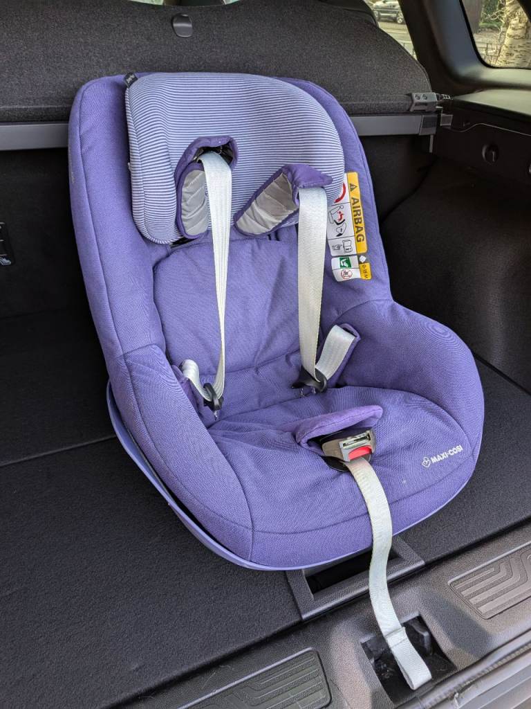Maxi Cosi 2way Pearl car seat 