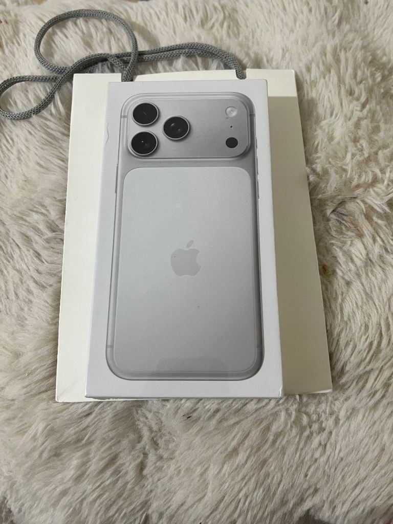 Iphone 17 pro max silver 1TB
