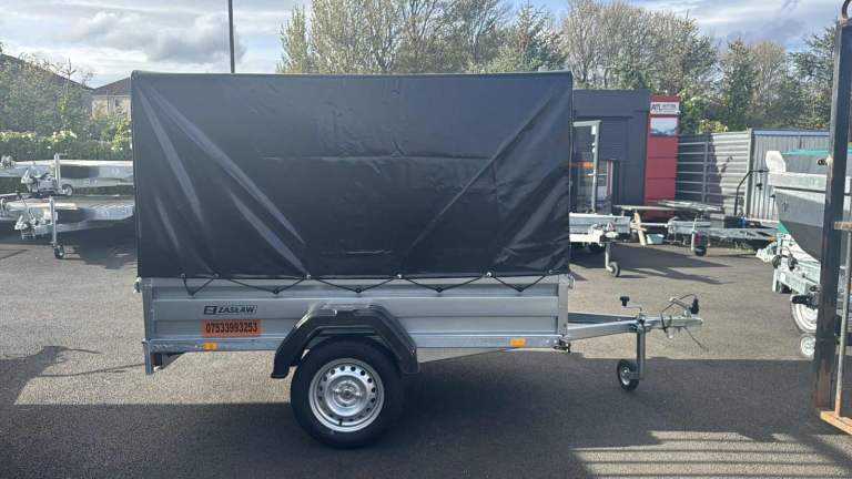 BRAND NEW ZASLAW 7FT X 4FT SINGLE AXLE TRAILER WITH FRAME AND COVER (140CM) 750KG