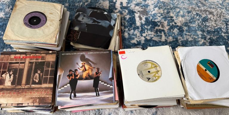 Over 250 45 rpm singles 1970s