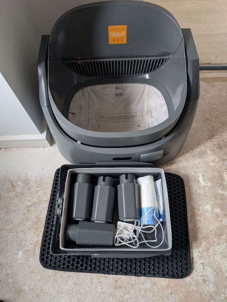 Automatic Self-Cleaning Cat Litter Box with Accessories