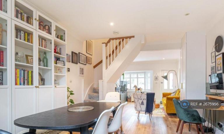 3 bedroom house in Harefield Road, Rickmansworth, WD3 (3 bed) (#2675956)