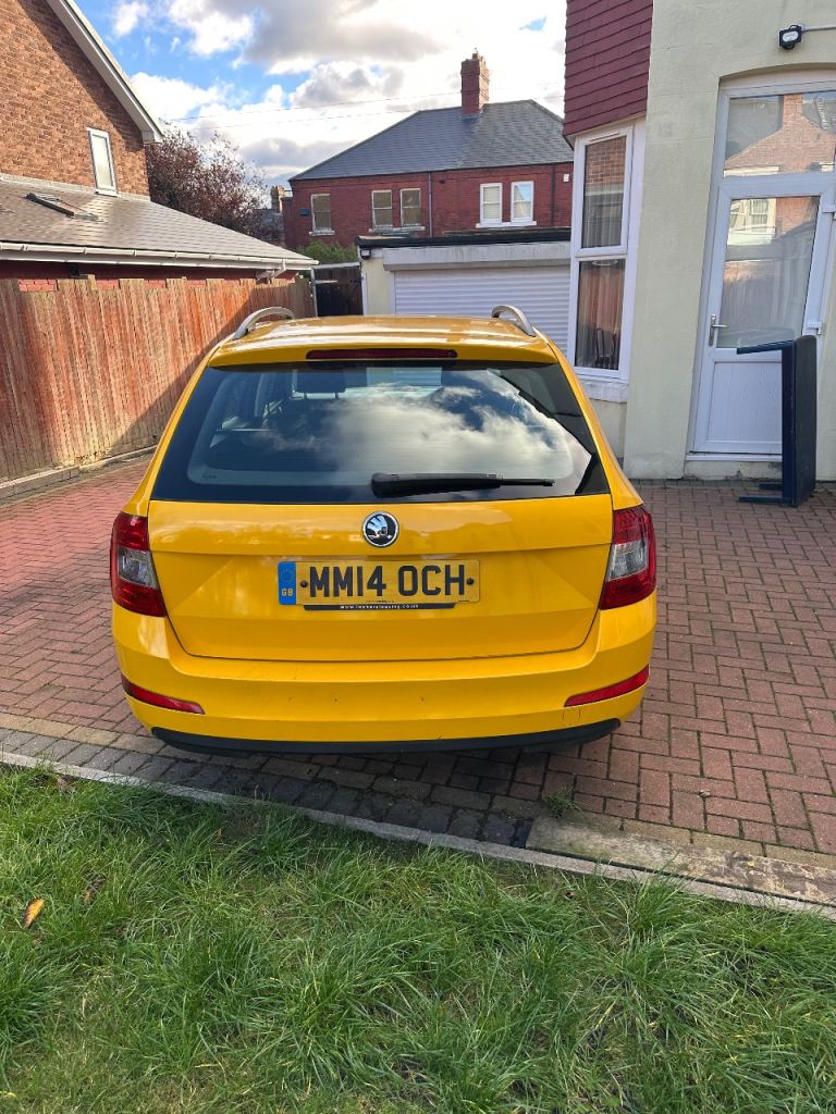 Skoda, OCTAVIA, Estate, 2014, Manual, 1598 (cc), 5 doors