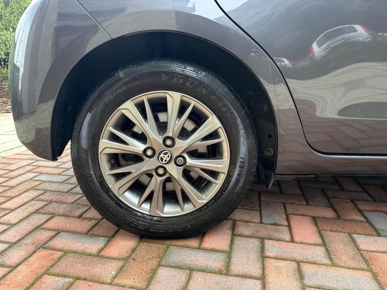 2017 Toyota Yaris 1.5 VVT-h Icon E-CVT Euro 6 (s/s) 5dr HATCHBACK Petrol/Electric Hybrid Automatic