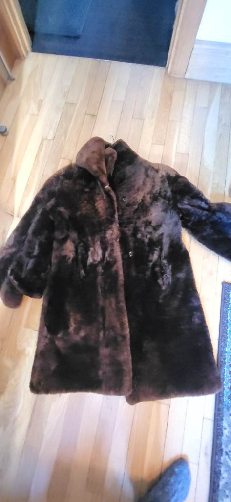 FAUX FUR WINTER COAT SIZE 14 £30