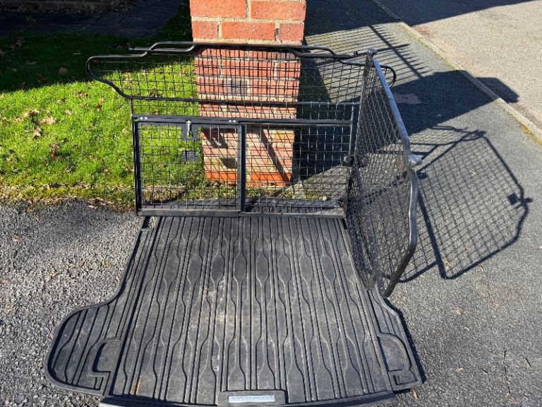 Range Rover Velar dog guard and boot mat