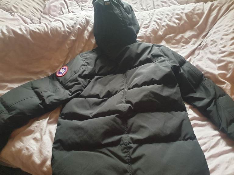 Canada goose MacMillan Parka black excelent condition like new 