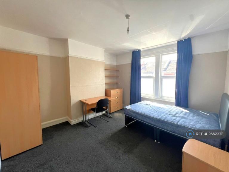 6 bedroom house in Manor Road, Bristol, BS7 (6 bed) (#2662372)