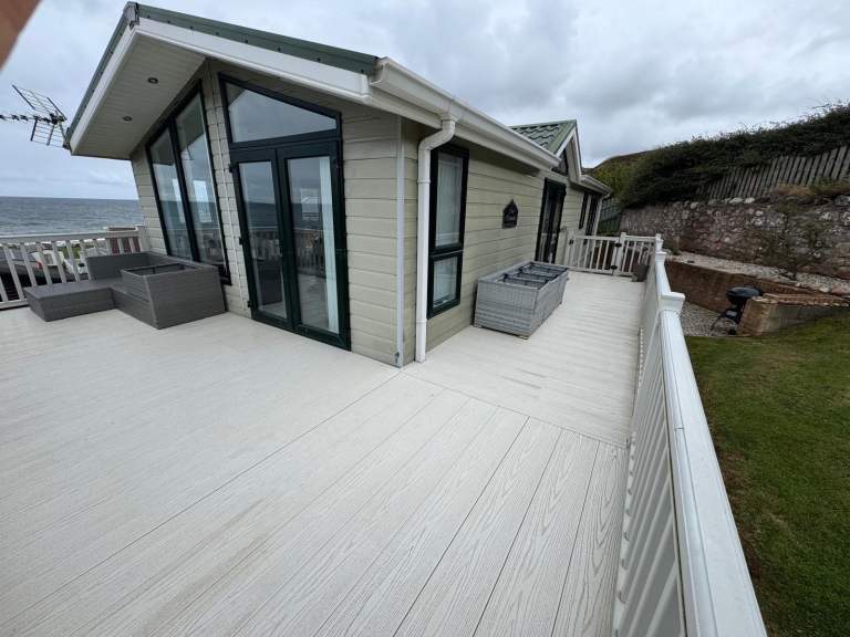PRIVATE SALE  2 Bed Luxury Lodge With Decking Pease Bay Cockburnspath TD13 5YP