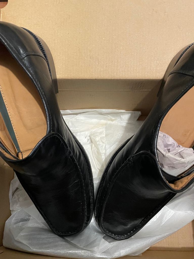 Men’s black leather dress loafers 