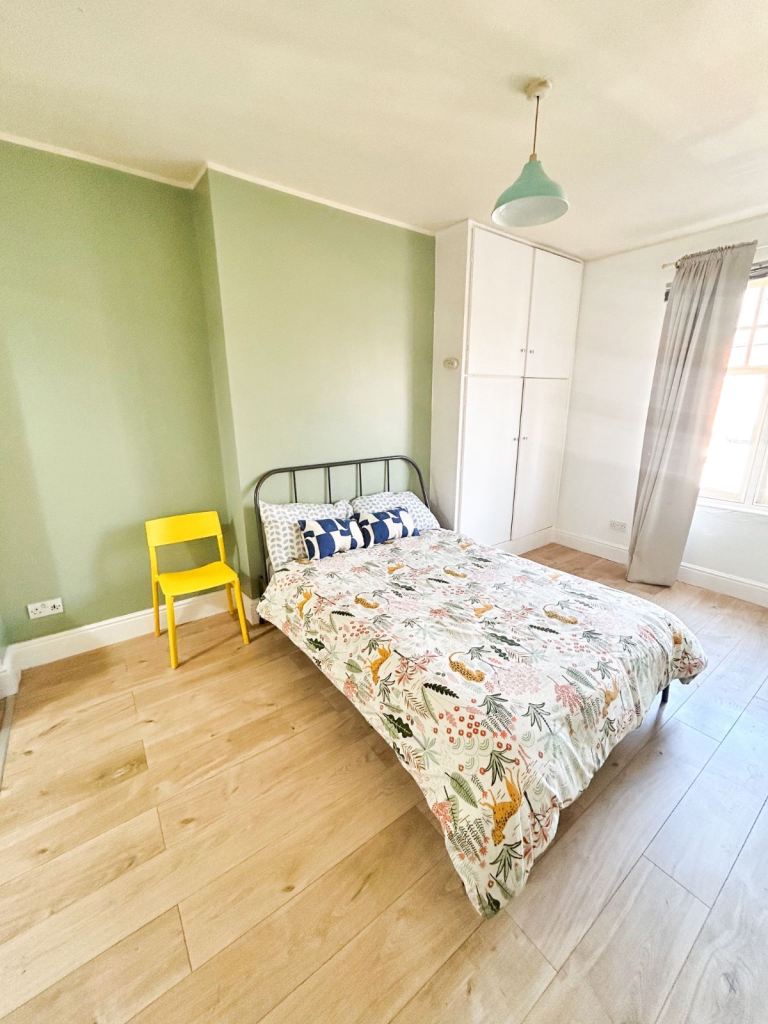 Studio with Bills+council tax  included