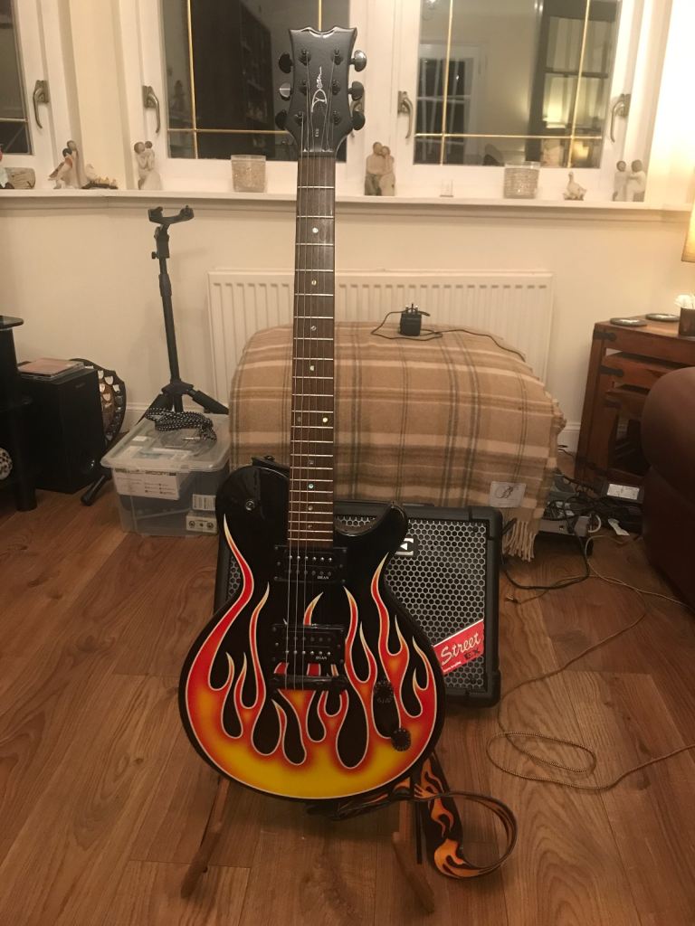 Dean Evo Dragster guitar now including strap & quality soft case.  “PRICE DROP”