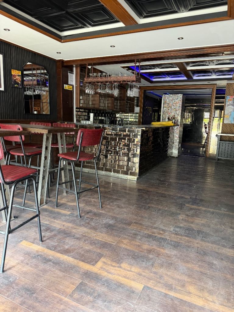 A3 Shop and 4 bed flat to let 