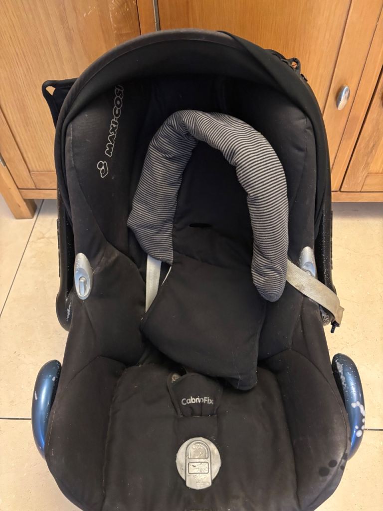 Maxi cosi baby carrier with icandy buggy Forward/ rear facing Flat Moses basket Rain cover Umbrella