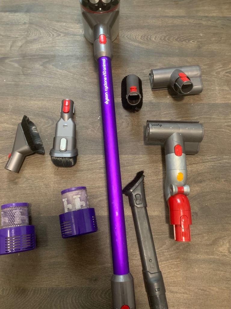 Dyson cordless v7 