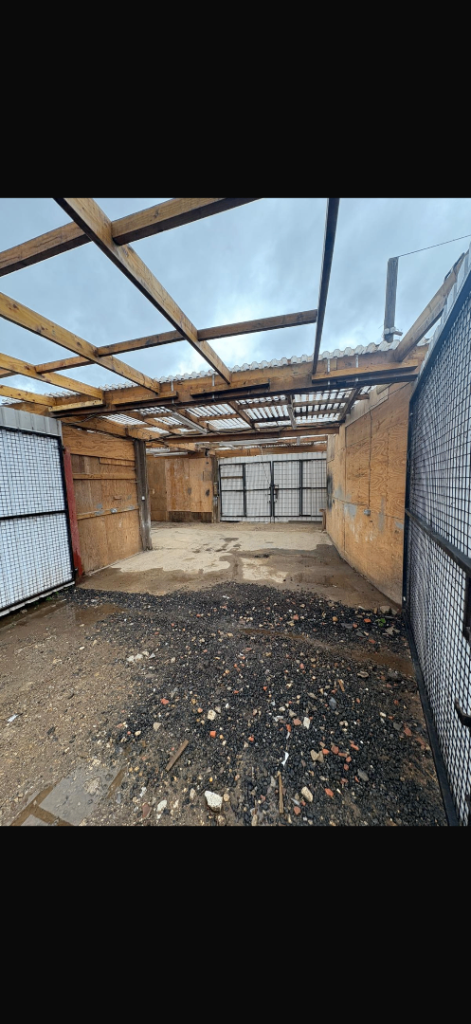 Yard to rent