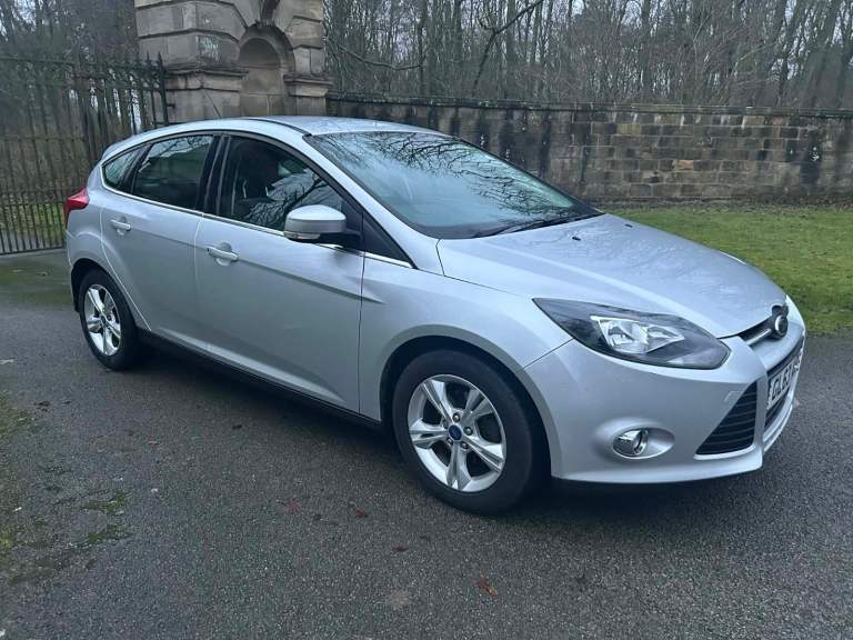 Ford Focus 1-6 petrol 5 door hatch 