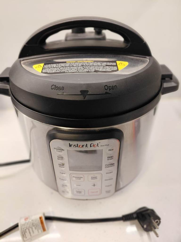 Instant Pot Duo 7-in-1 Electric Multi-Cooker 5.7L