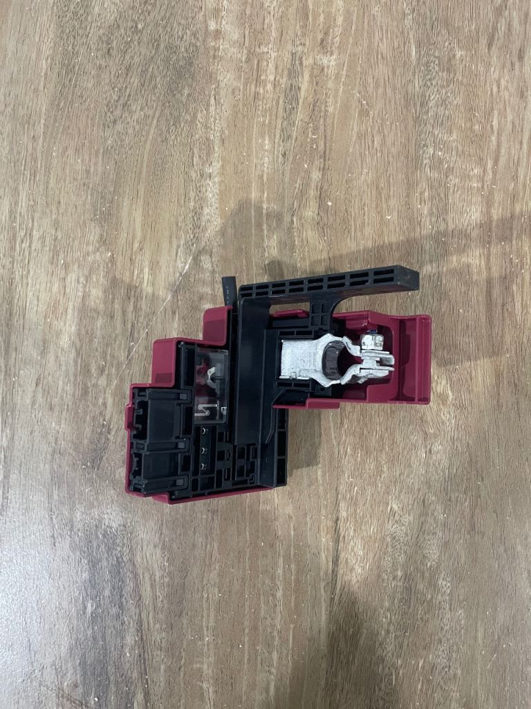 Lexus ES300H 2019-24 Battery Terminal Positive RHD 25650905