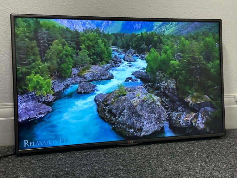 LG 48 inch full hd smart TV