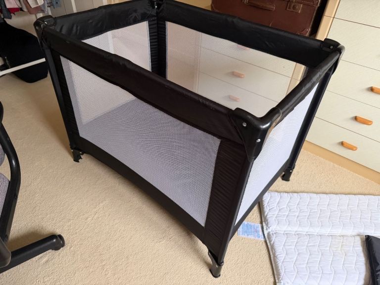 Red Kite Sleeptight Travel Cot with Mattress – Black & White Mesh