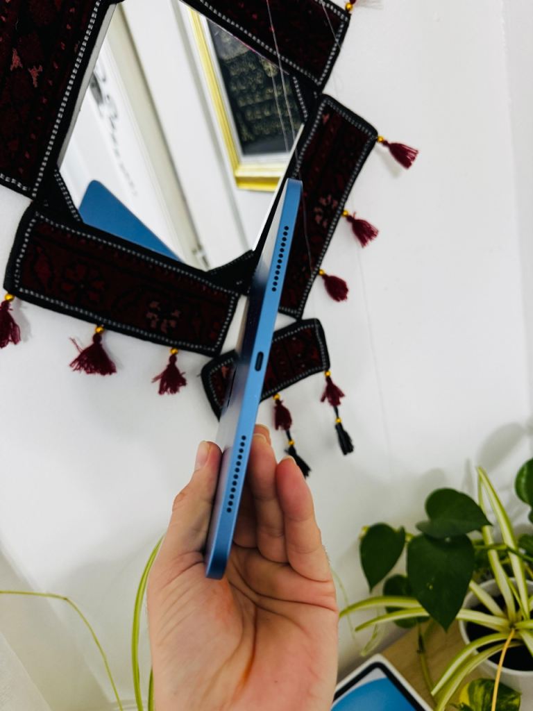 Apple iPad 10th Generation Read Description 