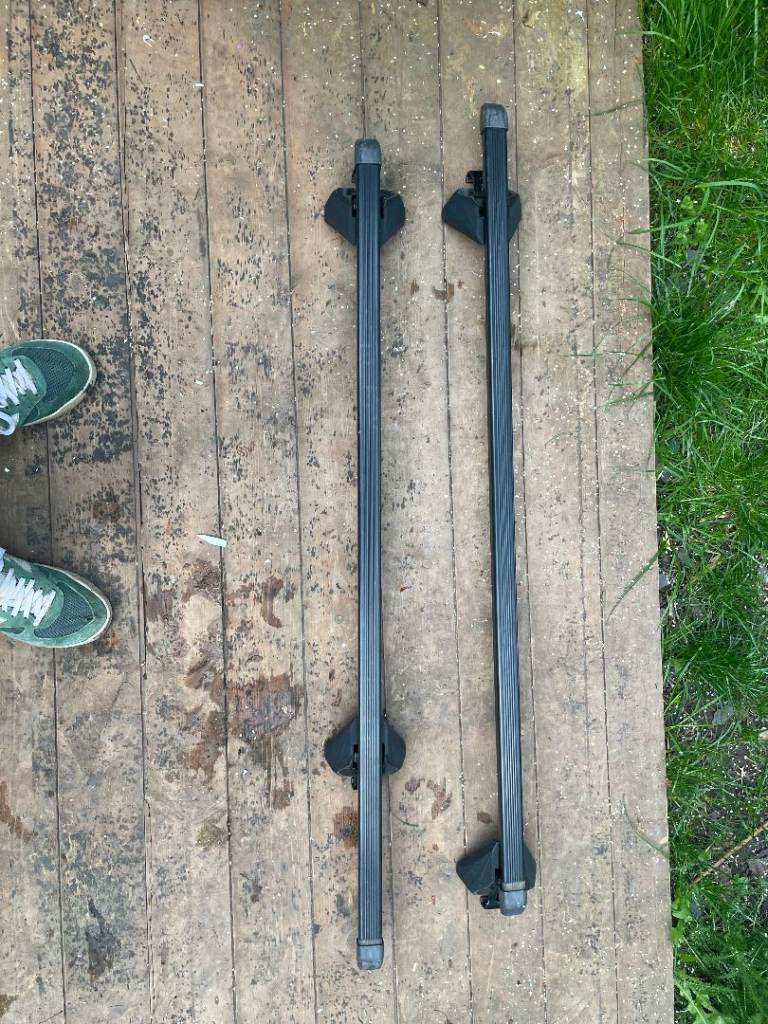 Halfords Integrated Rail Steel Roof Bars 107cm Length - Set i1 (726293)