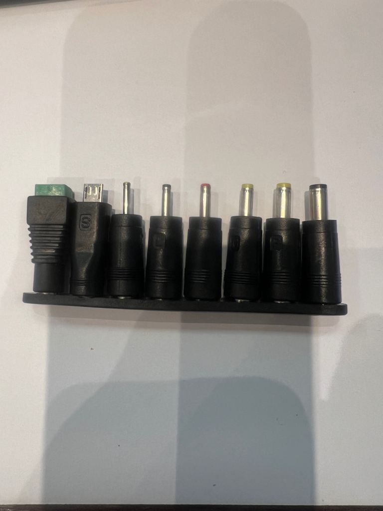 AC and DC Adapter kit for PCs and notebooks incl 8 interchangeable Tips