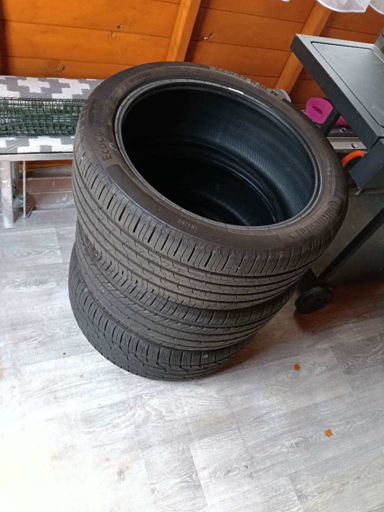 Car tyres 225/45/18