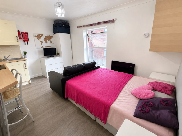 Studio Flat - Ocean Village - BILLS INC - Available November 2026